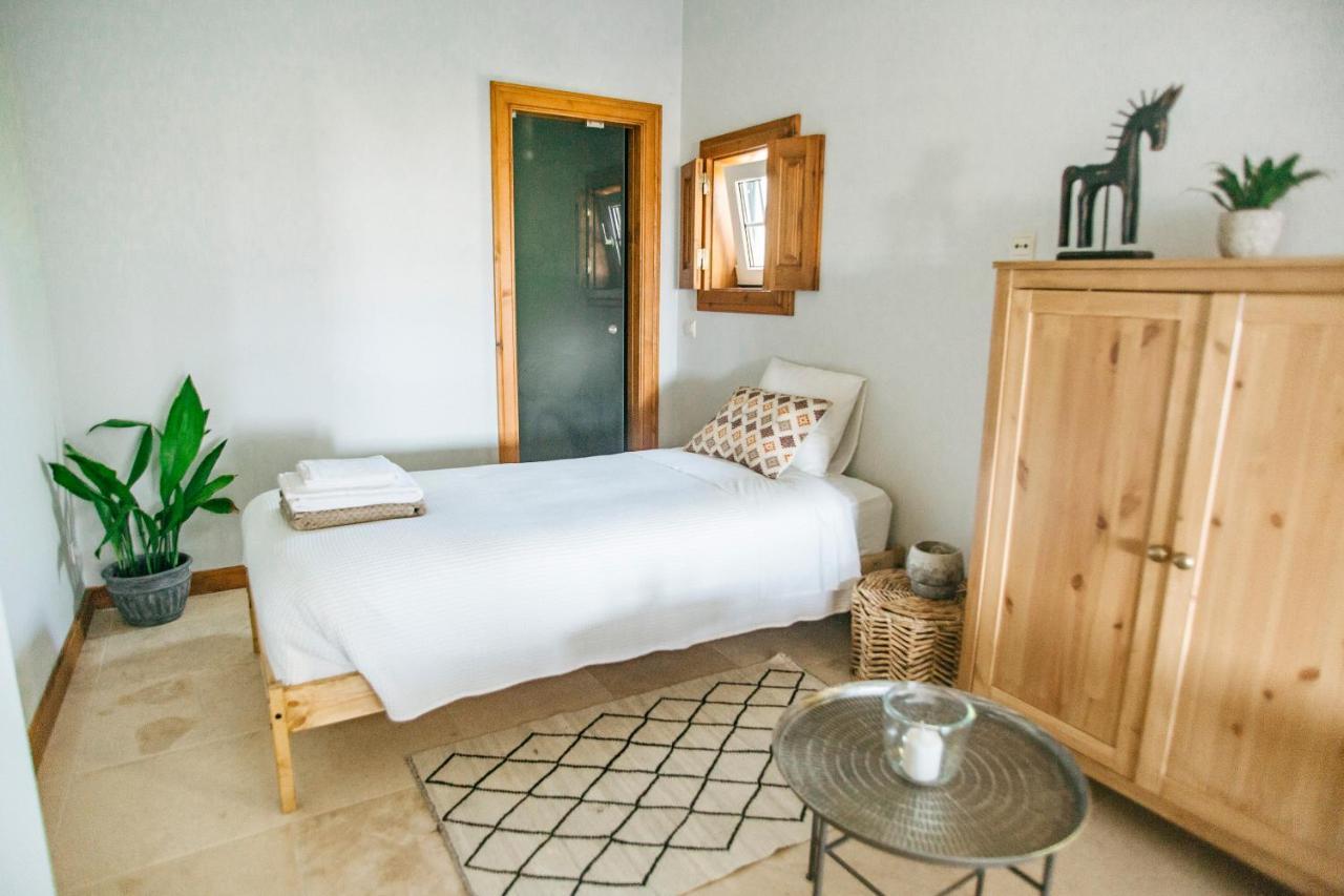 Dreamsea Surf Bed & Breakfast Gouveia (Lisbon)